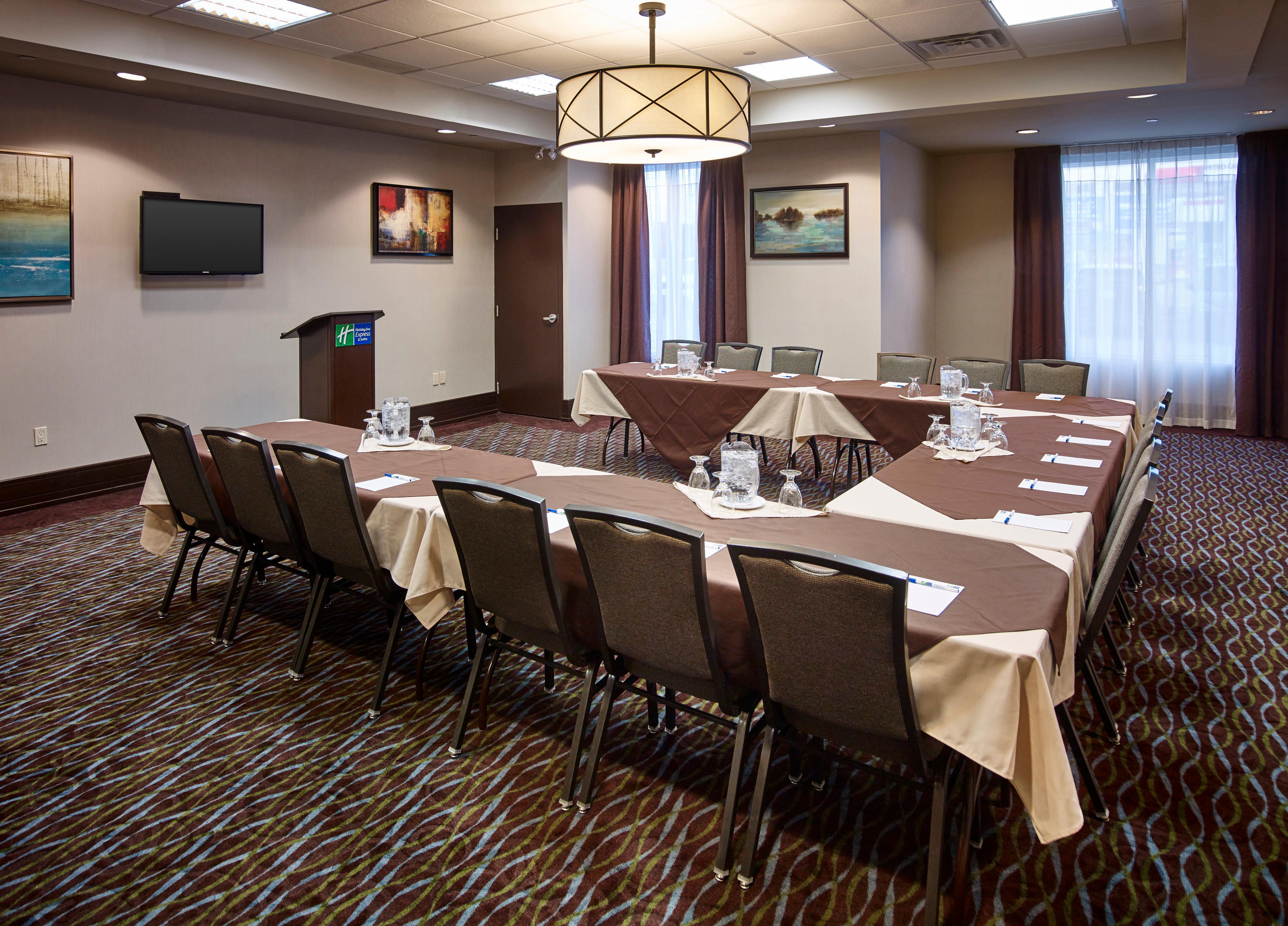 Holiday Inn Express And Suites Timmins By Ihg Exterior photo