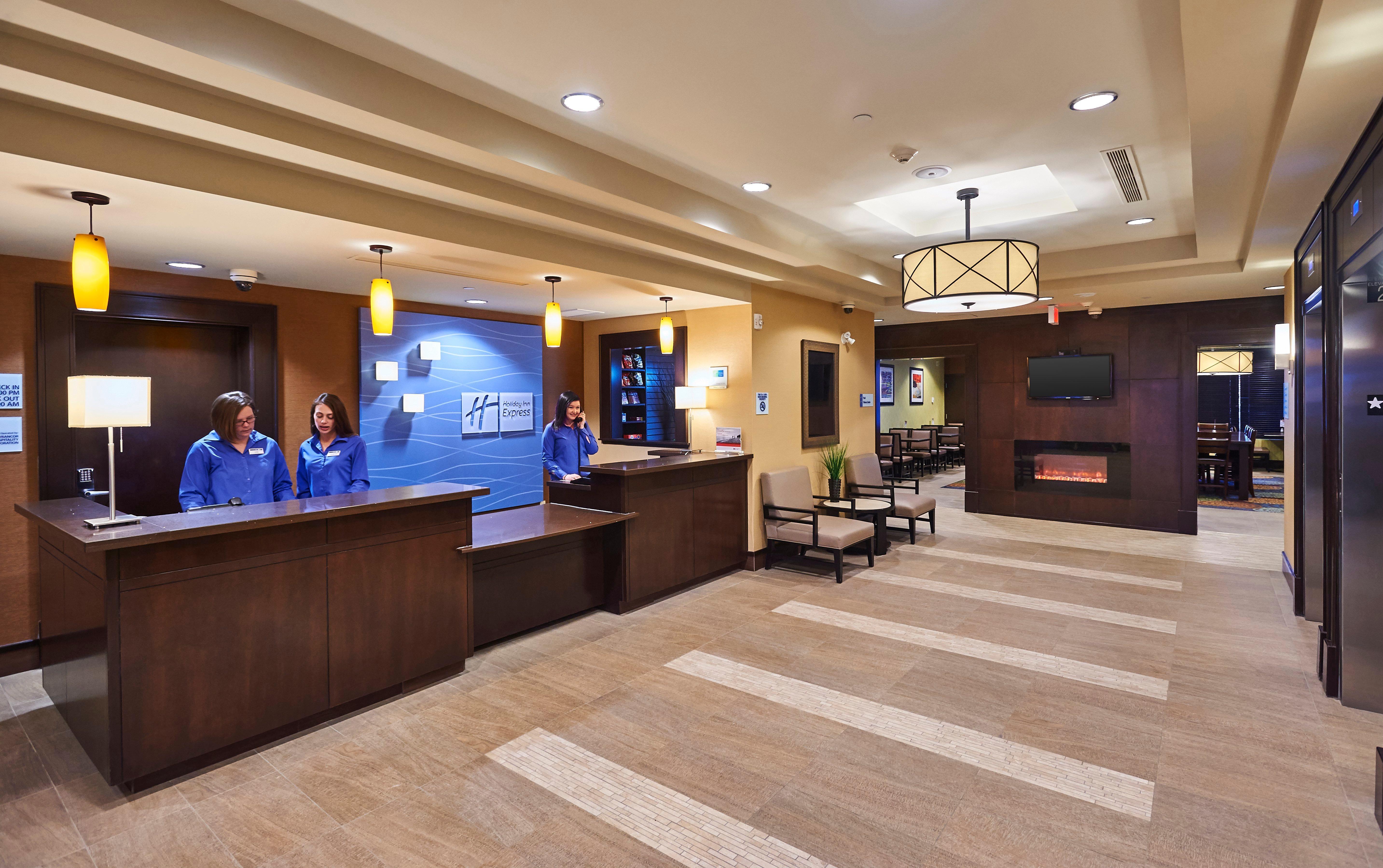 Holiday Inn Express And Suites Timmins By Ihg Exterior photo